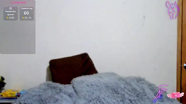 Dulcegoddes1 online show from September 29, 1:43 am