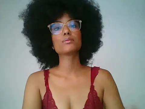 violettamartins online show from April 15, 9:26 pm