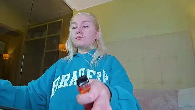 Debbie Taylor online show from December 2, 7:05 pm