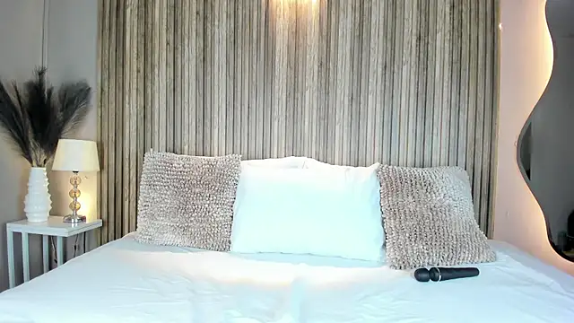 AnahinClar online show from November 25, 5:15 pm