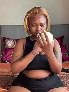 ThickPearlx23 online show from July 28, 10:46 am