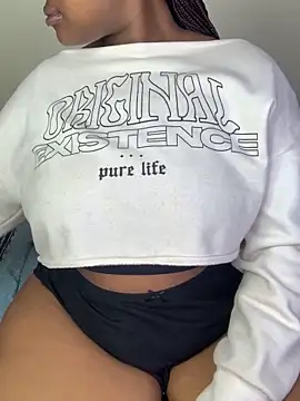 ThickPearlx23 online show from June 12, 8:28 pm