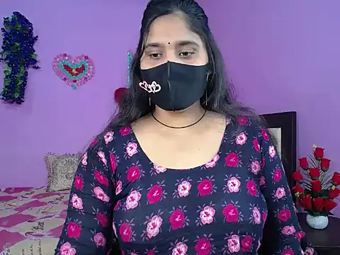 Hot Maleka online show from March 2, 4:35 pm