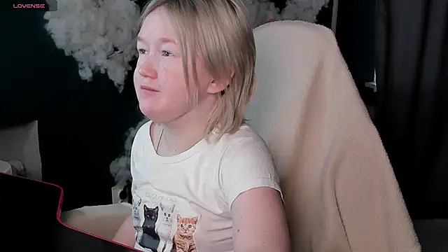 Sara Robinson online show from April 26, 2:42 am