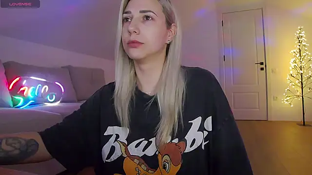 KhloeK online show from January 12, 2:44 pm