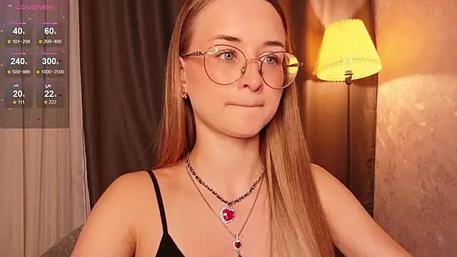 Tiffanyhunt online show from December 2, 1:46 pm