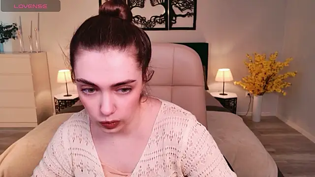 DaniellaLovely online show from February 17, 11:31 am