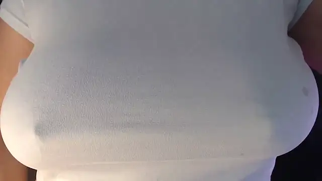 AdharaLujan online show from April 8, 2:30 pm