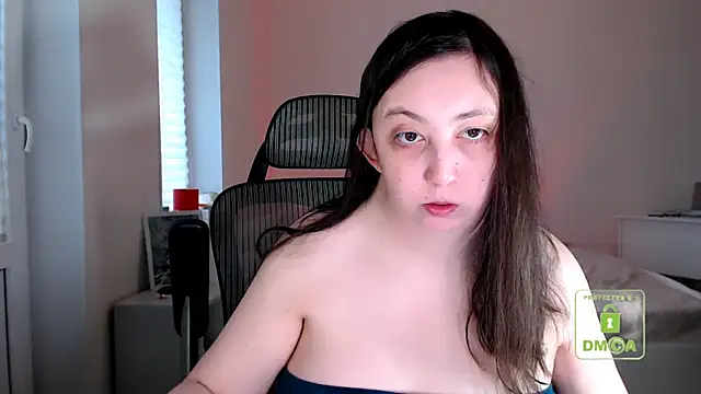 cute and hot online show from April 4, 3:11 pm