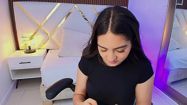 Emelie Ch1 online show from March 6, 4:18 am