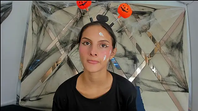 ninaht online show from October 24, 8:49 pm