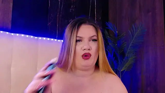 MelanieBrownn online show from March 14, 7:09 am