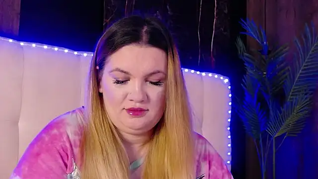 MelanieBrownn online show from April 3, 4:43 am