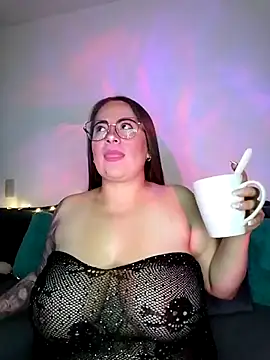 soofy   online show from May 28, 3:48 am