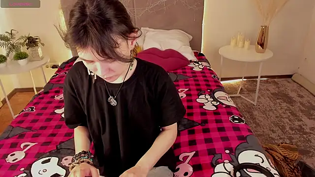 Emily Strikeee online show from March 25, 1:44 am