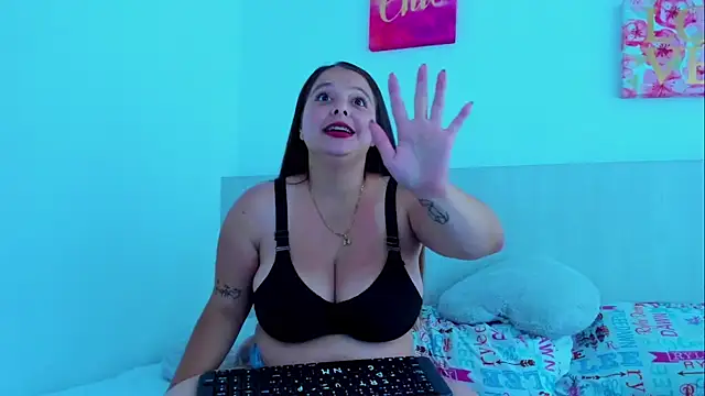 Emawalker  online show from March 23, 4:46 pm