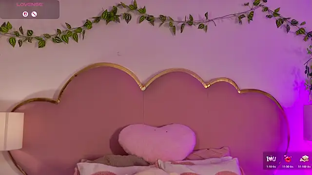 NahiaraReina online show from May 29, 2:04 pm