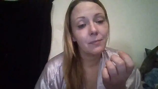 rosequartz online show from January 18, 6:10 am