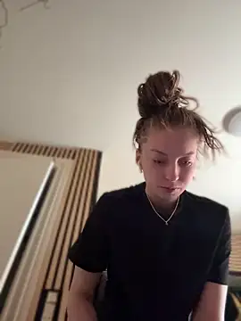 Hr Fru Olsen online show from June 8, 10:38 am