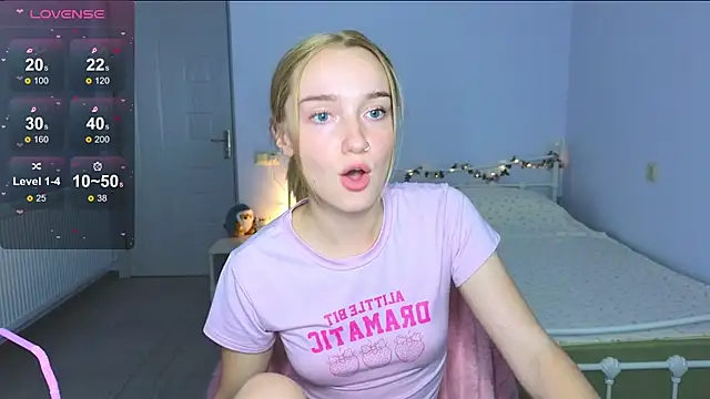 Wild Sophie  online show from October 4, 6:56 pm