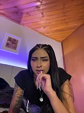 Hilary pinkk online show from April 5, 1:59 am