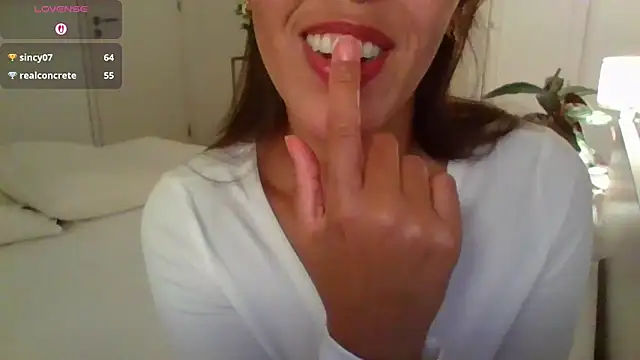 yournextdoorhottie online show from May 5, 11:19 pm