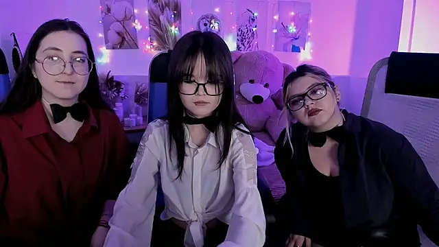 Elainebeness online show from March 1, 9:14 pm