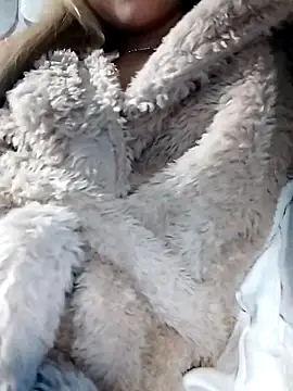 fofinhaa12 online show from November 27, 3:04 pm