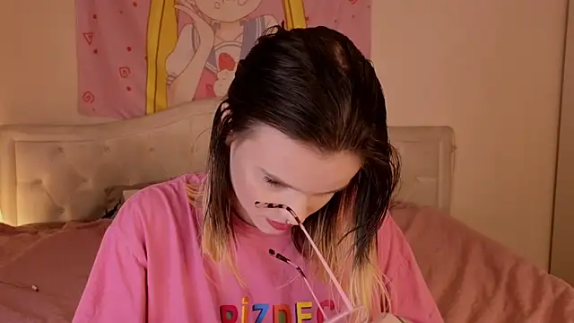 HanaMitsuri online show from November 14, 7:30 am