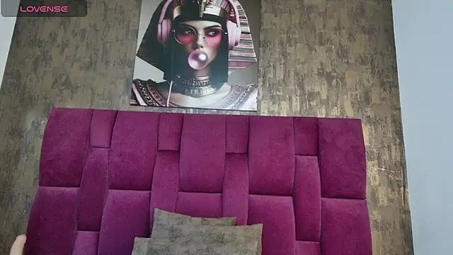 nicole  parker1 online show from October 6, 7:07 pm