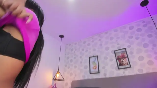 nicole  parker1 online show from March 31, 5:35 pm