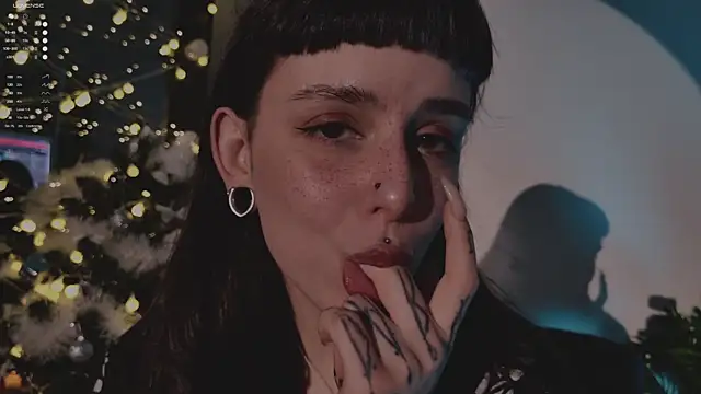 MichaellaMoon online show from December 20, 6:56 pm