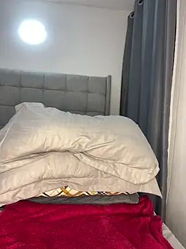 prettiepearl online show from April 14, 5:24 pm