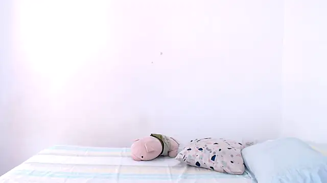 Snapshot of SaraBlosson chatting on October 15, 5:15 pm SaraBlosson online show from October 15, 5:15 pm