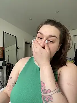 SuzieMurray online show from April 15, 9:21 am