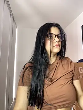 kimberlyhills1 online show from October 31, 7:40 pm