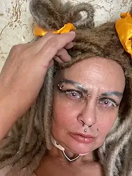 Gardener of Illusions online show from February 6, 2:26 am