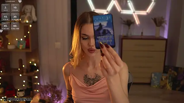 ManiFreyja online show from November 9, 11:11 pm