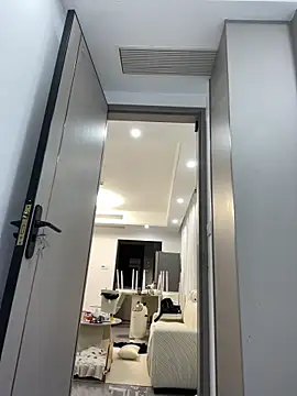 xyebobs online show from October 11, 2:20 pm