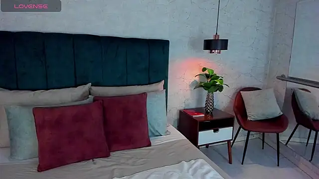 AdeleAndersonn online show from April 16, 9:39 pm