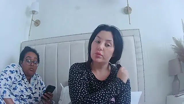 vanilla chocolate23 online show from October 26, 11:05 am