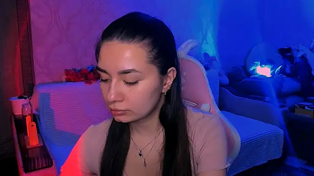 Swee Alicee online show from February 3, 7:18 pm