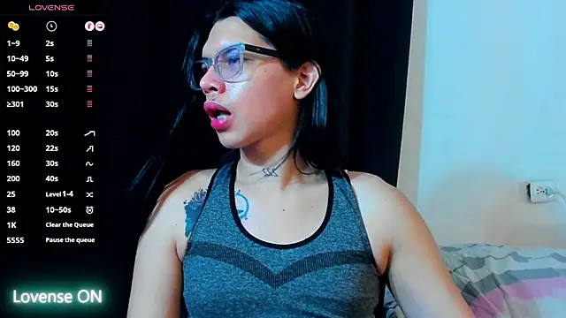 Samantha Rusell online show from June 12, 7:11 pm