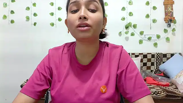 Aleena Rai online show from November 8, 7:41 pm