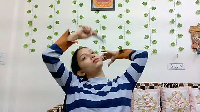 Aleena Rai online show from November 11, 6:49 pm