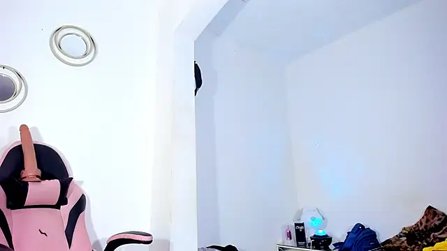 Goddess sexxhot  online show from March 14, 4:46 am