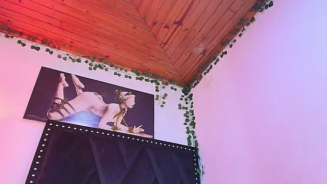 dafne queenn online show from November 15, 1:45 pm