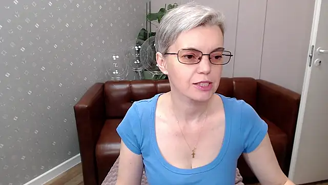 Cutie Erikaa1 online show from February 17, 2:11 am