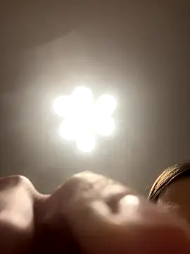 Janet Welder online show from December 14, 9:42 pm