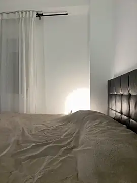 IamCrystal2 online show from November 25, 12:35 am